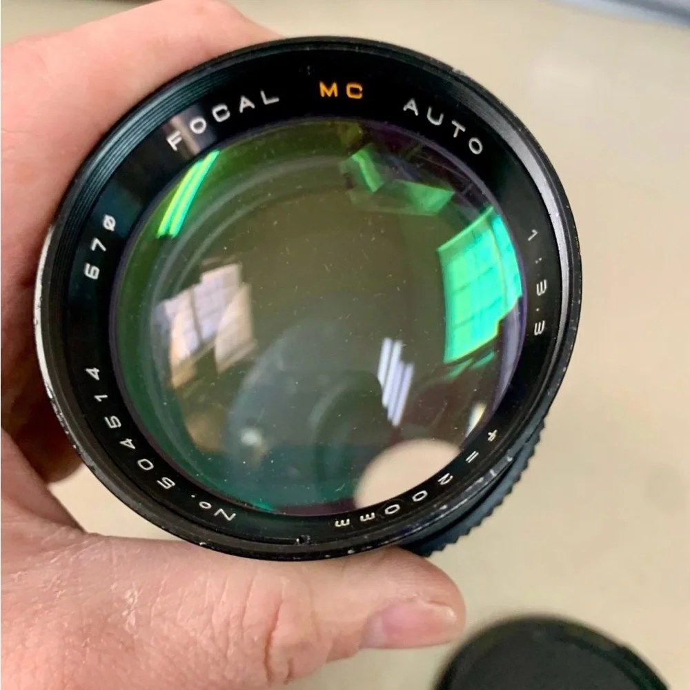 Focal MC Auto Zoom 80–200mm f/4.0 Telephoto Lens Minolta MD Mount Japan Vintage